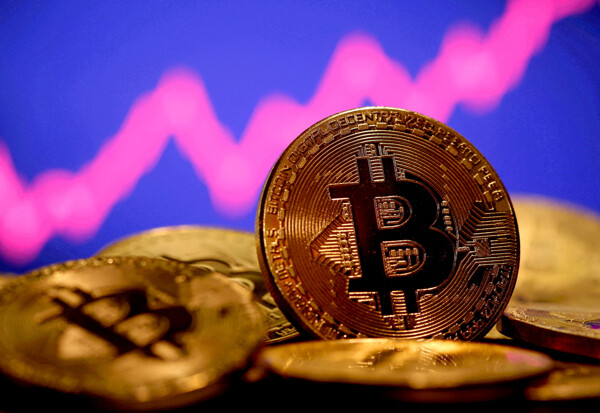 Биткойн достигLowest уровня за месяц