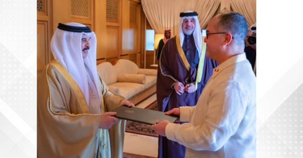 New Philippine Ambassador Presented to Bahrain